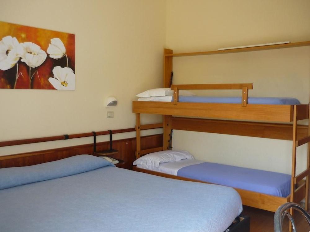 Hotel Houston Ρίμινι Εξωτερικό φωτογραφία