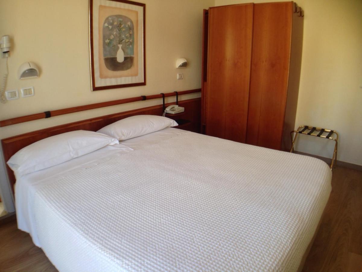 Hotel Houston Ρίμινι Εξωτερικό φωτογραφία
